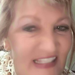 Meet your Posher, Elaine